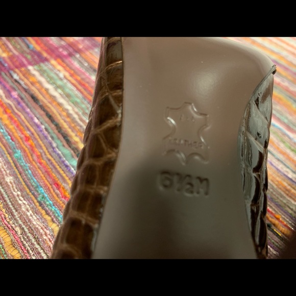 J Vincent Brown Patent All Leather Heels - Picture 6 of 6